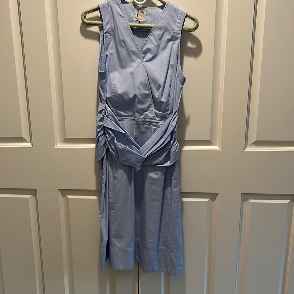 Finley brand summer dress. Size Medium. Faux wrap front.